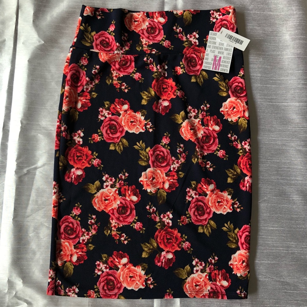 NWT M Navy Rose LuLaRoe Cassie